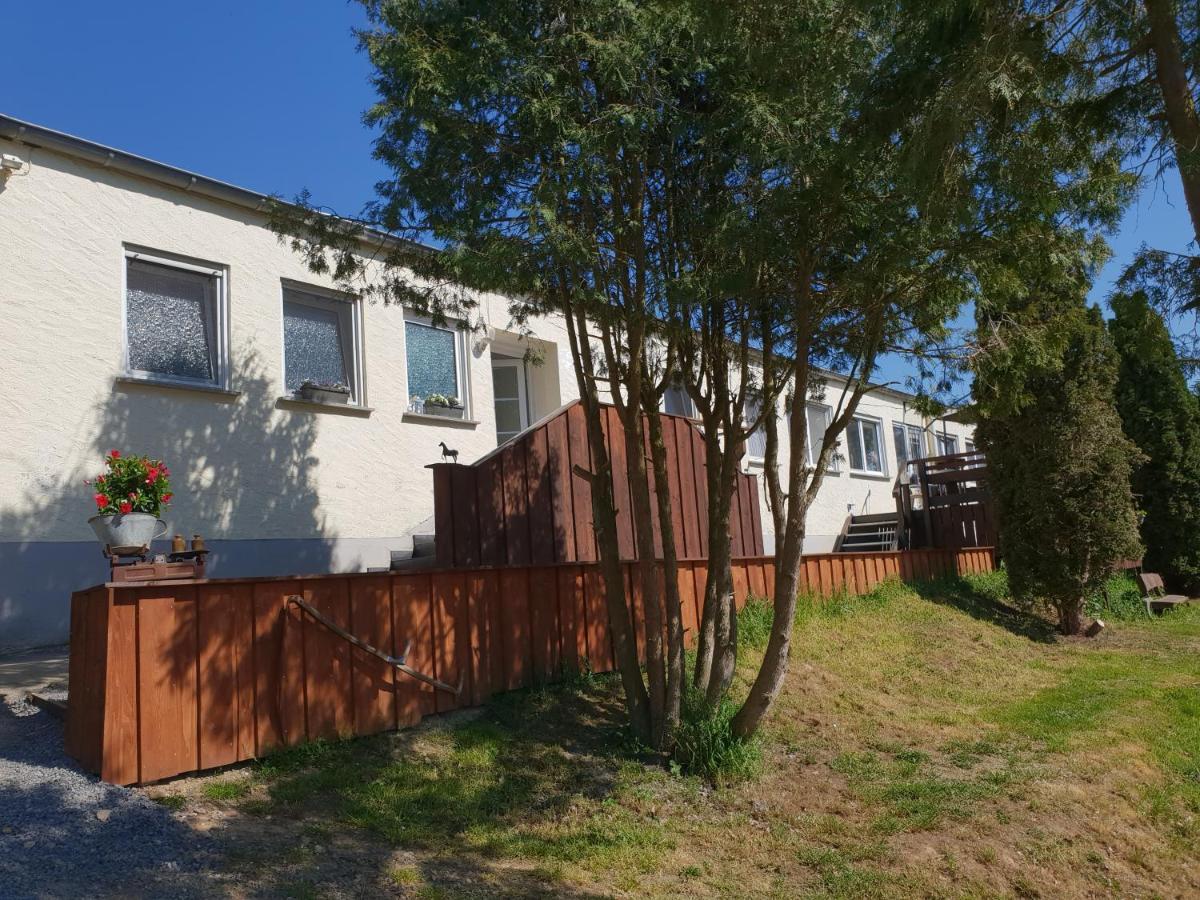 Moderne Ferienwohnung Black Beauty Auf Idyllischem Reiterhof Naehe Burg Eltz Münstermaifeld Extérieur photo